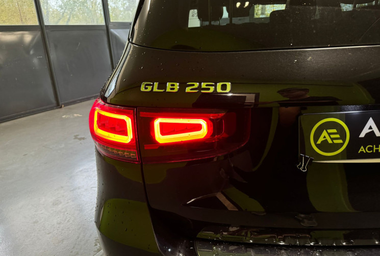Mercedes GLB 250 AMG LINE 4-MATIC 7PL  * TOIT OUVRANT/ SIEGES CHAUFFANT / BURMESTER