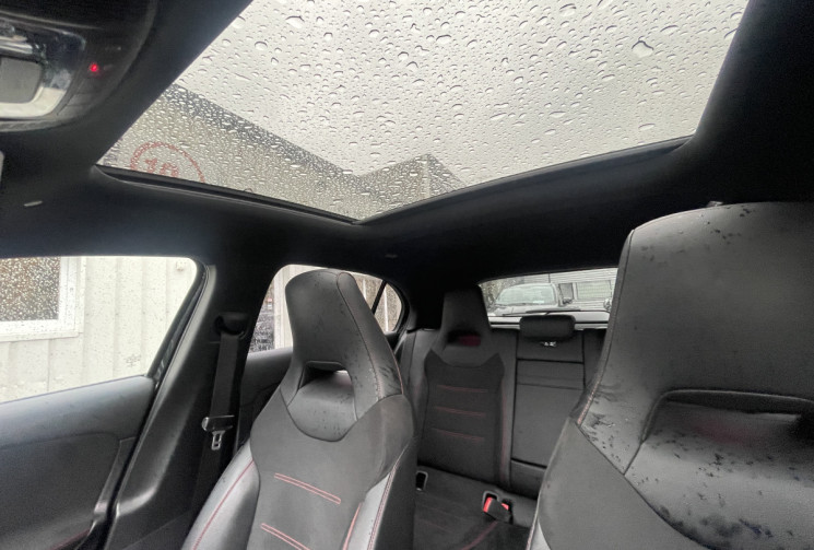 Mercedes Classe A Classe A 200 d 150 ch AMG Line 8G-DCT/Caméra de recul/Toit Ouvrant/ Cuir/Alcantara
