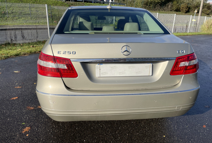 Mercedes CLASSE E 250 CDi 2.1  16V BVA BLUE EFFIENCY 204 CV 130550 KMS