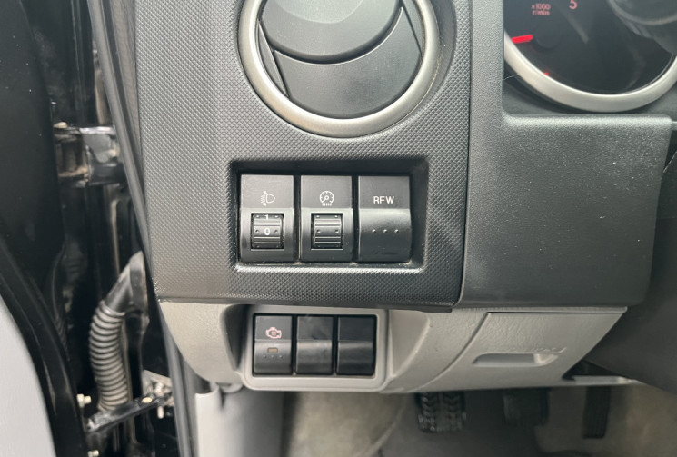 Ford Ranger 2.5 TDCI DOUBLE CABINE 4x4 143cv / Distribution Ok / Attelage / Climatisation / Hardtop Ford Ranger 2.5 TDCI DOUBLE CABINE 4x4 143cv / Distribution Ok / Attelage / Climatisation / Hardtop