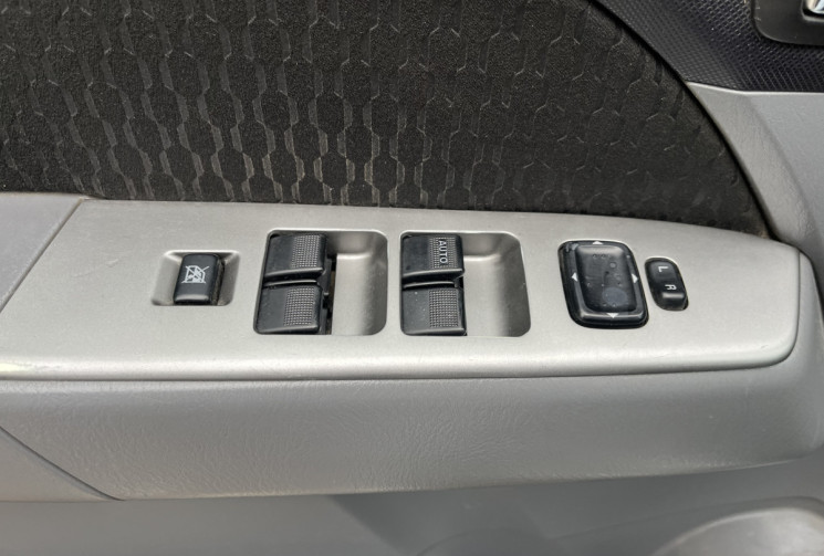 Ford Ranger 2.5 TDCI DOUBLE CABINE 4x4 143cv / Distribution Ok / Attelage / Climatisation / Hardtop Ford Ranger 2.5 TDCI DOUBLE CABINE 4x4 143cv / Distribution Ok / Attelage / Climatisation / Hardtop