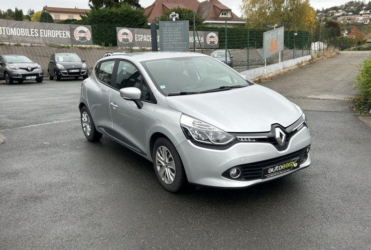 Renault Clio IV ZEN 1.2l 75 CV 1ERE Mains (Entretien Renault)