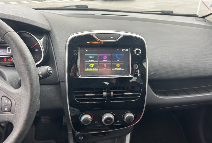 Renault Clio IV ZEN 1.2l 75 CV 1ERE Mains (Entretien Renault)