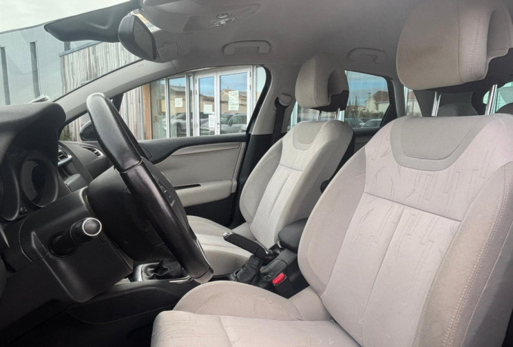 Citroën C4 1.6 HDI 112 COLLECTION / GARANTIE 12 MOIS / DISTRI REFAITE / BON ETAT