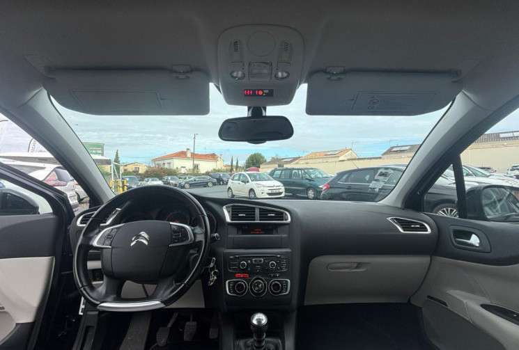 Citroën C4 112 CV 1.6 HDI COLLECTION / GARANTIE 12 MOIS / DISTRI REFAITE / BON ETAT Citroën C4 112 CV 1.6 HDI COLLECTION / GARANTIE 12 MOIS / DISTRI REFAITE / BON ETAT