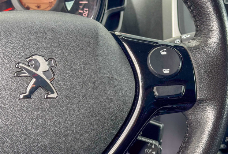 Peugeot 108 82 Active 3 Portes Clim Sièges Chauffants Distribution & révision à jours