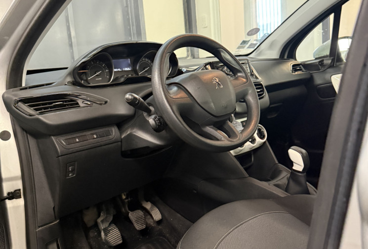 Peugeot 208 1.2 68ch  Peugeot 208 1.2 68ch