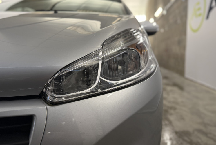 Peugeot 208 1.2 68ch  Peugeot 208 1.2 68ch