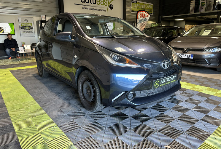Toyota Aygo 1.0 VVT-i 69 ch x-play 5p CLIM 1ERE MAIN Toyota Aygo 1.0 VVT-i 69 ch x-play 5p CLIM 1ERE MAIN