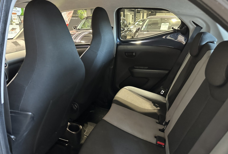 Toyota Aygo 1.0 VVT-i 69 ch x-play 5p CLIM 1ERE MAIN Toyota Aygo 1.0 VVT-i 69 ch x-play 5p CLIM 1ERE MAIN