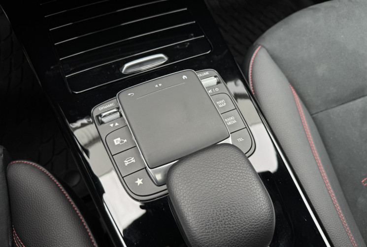 Mercedes CLA 220D 190CH AMG LINE 8G-DCT / PACK AMBIANCE / TOIT OUVRANT / SIEGE CHAUFFANT / CARPLAY Mercedes CLA 220D 190CH AMG LINE 8G-DCT / PACK AMBIANCE / TOIT OUVRANT / SIEGE CHAUFFANT / CARPLAY