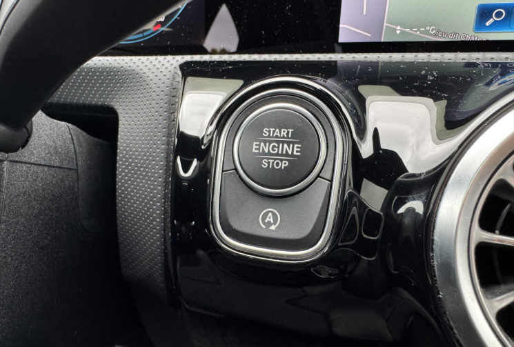 Mercedes CLA 220D 190CH AMG LINE 8G-DCT / PACK AMBIANCE / TOIT OUVRANT / SIEGE CHAUFFANT / CARPLAY Mercedes CLA 220D 190CH AMG LINE 8G-DCT / PACK AMBIANCE / TOIT OUVRANT / SIEGE CHAUFFANT / CARPLAY