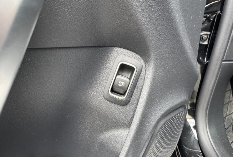 Mercedes CLA 220D 190CH AMG LINE 8G-DCT / PACK AMBIANCE / TOIT OUVRANT / SIEGE CHAUFFANT / CARPLAY Mercedes CLA 220D 190CH AMG LINE 8G-DCT / PACK AMBIANCE / TOIT OUVRANT / SIEGE CHAUFFANT / CARPLAY