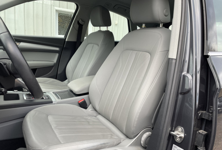 Audi Q5  Sportback 40 TDI Mild Hybrid 204 ch S line Quattro S tronic 7/  Sellerie Cuir Gris