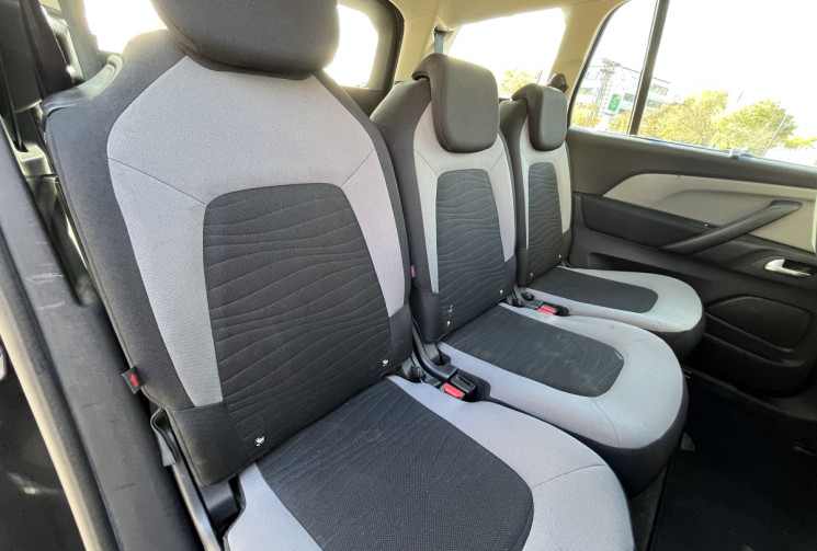 Citroën Grand C4 Picasso 1.6 BlueHDi 120 ch Citroën Grand C4 Picasso 1.6 BlueHDi 120 ch