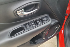 Jeep Renegade 1.3 GSE TURBO T4 240 AT6 4XE Jeep Renegade 1.3 GSE TURBO T4 240 AT6 4XE