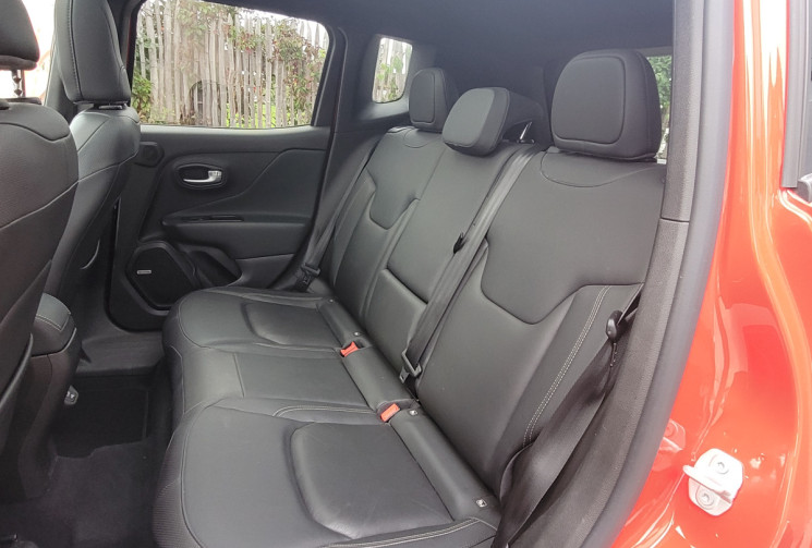 Jeep Renegade 1.3 GSE TURBO T4 240 AT6 4XE Jeep Renegade 1.3 GSE TURBO T4 240 AT6 4XE