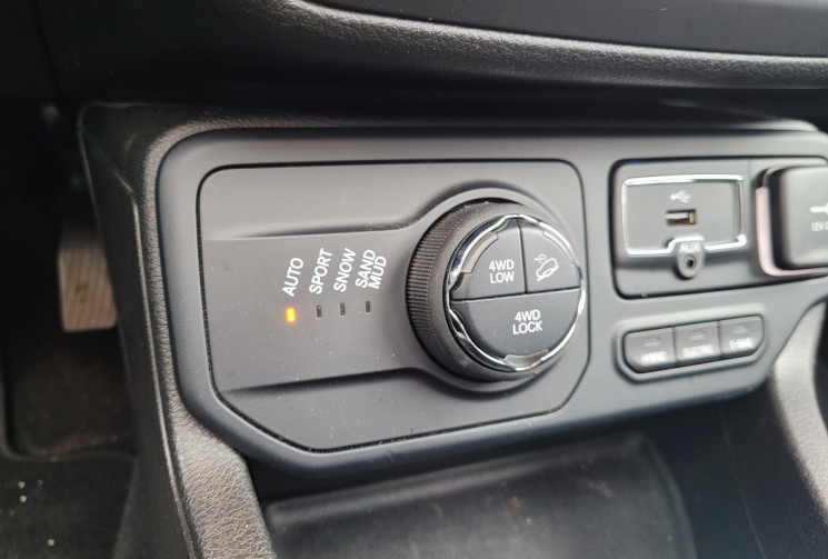 Jeep Renegade 1.3 GSE TURBO T4 240 AT6 4XE Jeep Renegade 1.3 GSE TURBO T4 240 AT6 4XE
