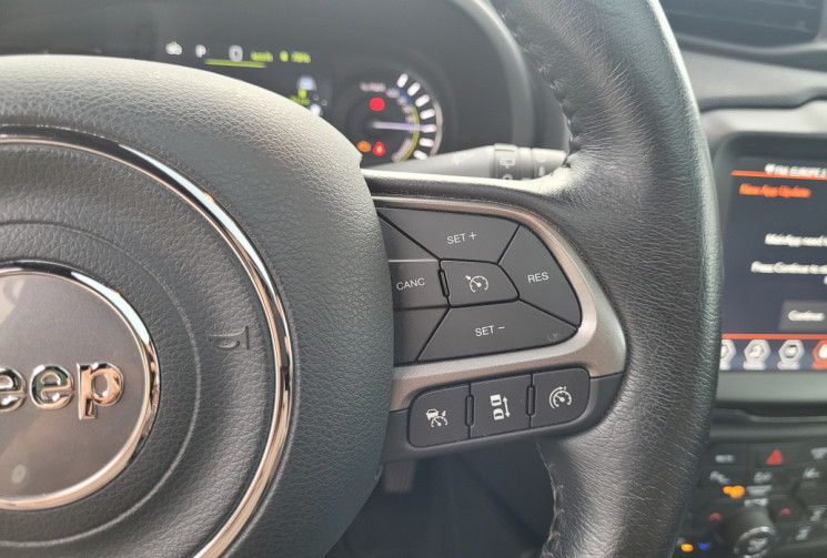 Jeep Renegade 1.3 GSE TURBO T4 240 AT6 4XE Jeep Renegade 1.3 GSE TURBO T4 240 AT6 4XE