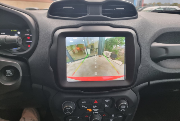 Jeep Renegade 1.3 GSE TURBO T4 240 AT6 4XE Jeep Renegade 1.3 GSE TURBO T4 240 AT6 4XE