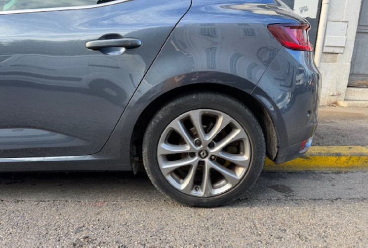 Renault Megane IV GT-LINE 1.2 TCe 16V 130 cv / TOIT OUVRANT / CAR PLAY / CAMERA / PAR ASSIST /  Renault Megane IV GT-LINE 1.2 TCe 16V 130 cv / TOIT OUVRANT / CAR PLAY / CAMERA / PAR ASSIST /