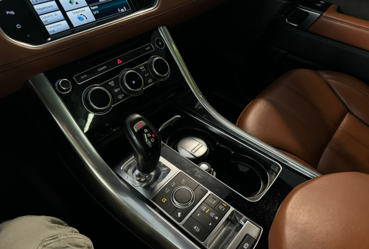 Land-Rover Range Rover Sport Mark IV SDV6 3.0L * Toit Ouvrant / Sièges Chauffant / Attelage