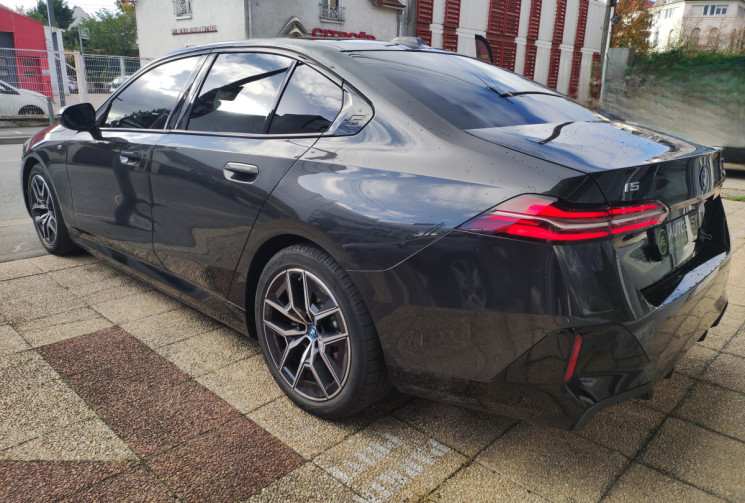 BMW i5 G60 eDrive40 340 ch M Sport Edition / TVA RECUPERABLE / 94,4 %