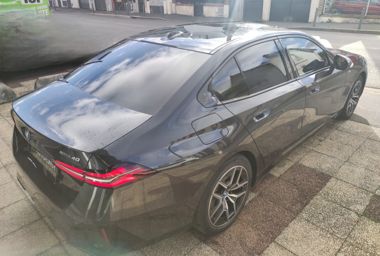 BMW i5 G60 eDrive40 340 ch M Sport Edition / TVA RECUPERABLE BMW i5 G60 eDrive40 340 ch M Sport Edition / TVA RECUPERABLE