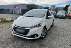 Peugeot 208 1.6 BlueHDi 100 STYLE Peugeot 208 1.6 BlueHDi 100 STYLE