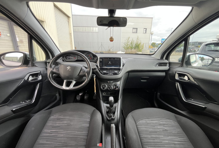 Peugeot 208 1.6 BlueHDi 100 STYLE Peugeot 208 1.6 BlueHDi 100 STYLE