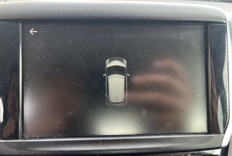 Peugeot 208 1.6 BlueHDi 100 STYLE Peugeot 208 1.6 BlueHDi 100 STYLE