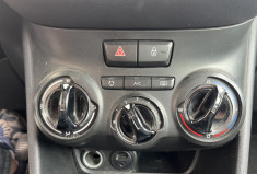 Peugeot 208 1.6 BlueHDi 100 STYLE Peugeot 208 1.6 BlueHDi 100 STYLE