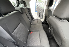Peugeot 208 1.6 BlueHDi 100 STYLE Peugeot 208 1.6 BlueHDi 100 STYLE