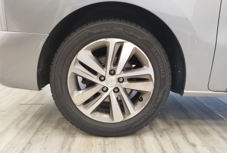 Peugeot Expert III Standard 2.0 Blue HDi 16V EAT8 S&S 180 cv + ATTELAGE ET BARRES DE TOIT  Peugeot Expert III Standard 2.0 Blue HDi 16V EAT8 S&S 180 cv + ATTELAGE ET BARRES DE TOIT