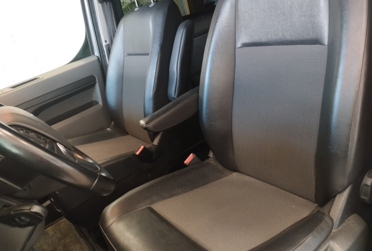 Peugeot Expert III Standard 2.0 Blue HDi 16V EAT8 S&S 180 cv + ATTELAGE ET BARRES DE TOIT  Peugeot Expert III Standard 2.0 Blue HDi 16V EAT8 S&S 180 cv + ATTELAGE ET BARRES DE TOIT