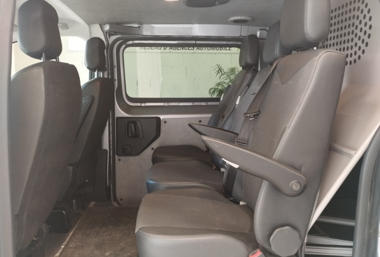 Peugeot Expert III Standard 2.0 Blue HDi 16V EAT8 S&S 180 cv + ATTELAGE ET BARRES DE TOIT  Peugeot Expert III Standard 2.0 Blue HDi 16V EAT8 S&S 180 cv + ATTELAGE ET BARRES DE TOIT