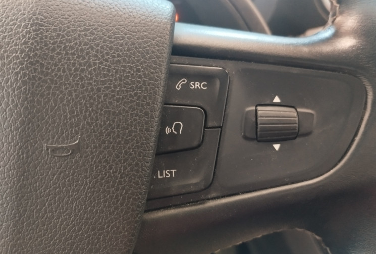 Peugeot Expert III Standard 2.0 Blue HDi 16V EAT8 S&S 180 cv + ATTELAGE ET BARRES DE TOIT  Peugeot Expert III Standard 2.0 Blue HDi 16V EAT8 S&S 180 cv + ATTELAGE ET BARRES DE TOIT