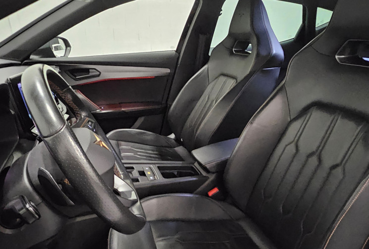 CUPRA Formentor tsi 150 cv dsg7 V + options / JA 19 / attelage / carplay CUPRA Formentor tsi 150 cv dsg7 V + options / JA 19 / attelage / carplay