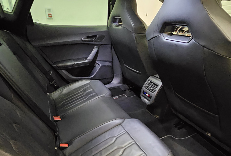 CUPRA Formentor tsi 150 cv dsg7 V + options / JA 19 / attelage / carplay CUPRA Formentor tsi 150 cv dsg7 V + options / JA 19 / attelage / carplay