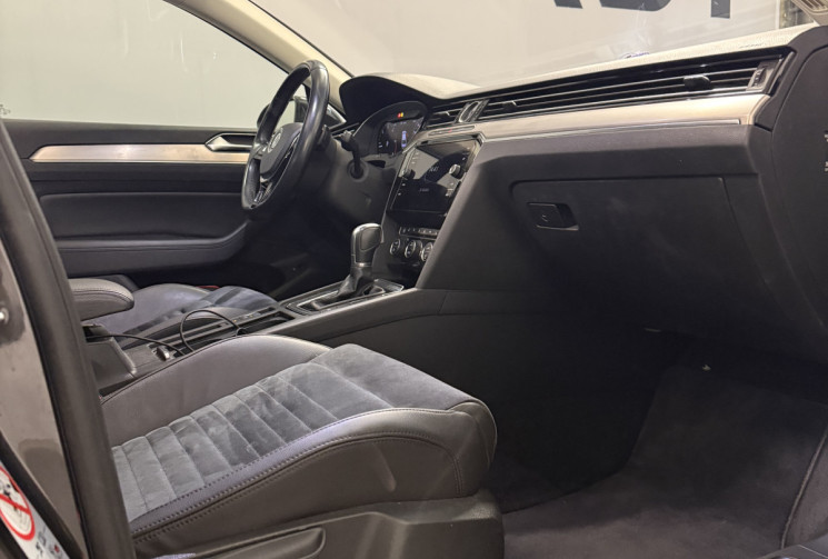 Volkswagen Passat 2.0 TDI 150 CARAT * Toit ovrant / CarPlay / Caméra / Cuir Alcantara / DSG7
