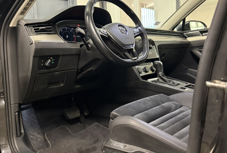 Volkswagen Passat 2.0 TDI 150 CARAT * Toit ouvrant / CarPlay / Caméra / Cuir Alcantara / DSG7