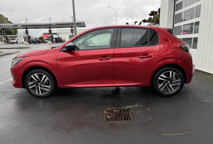 Peugeot 208 1.5 BLUE HDI 100CH ALLURE Peugeot 208 1.5 BLUE HDI 100CH ALLURE