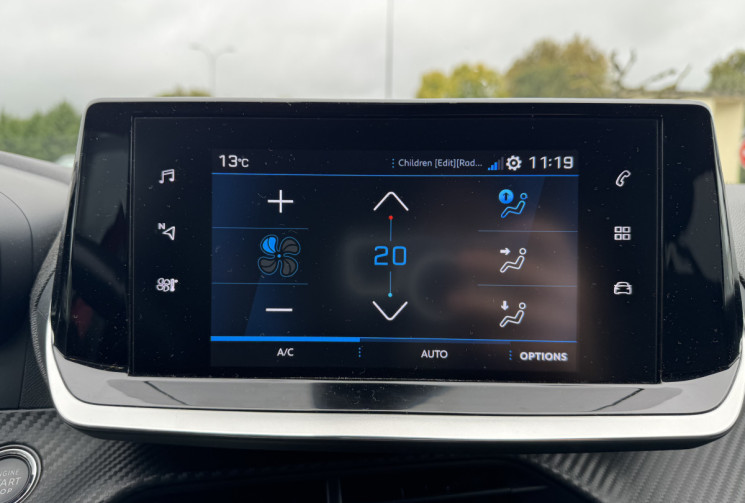 Peugeot 208 1.5 BLUE HDI 100CH ALLURE Peugeot 208 1.5 BLUE HDI 100CH ALLURE