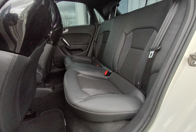 Audi A1 SPORTBACK 1.4 TFSI 122 S-Line S-Tronic  + TO + Config Exceptionnelle Audi A1 SPORTBACK 1.4 TFSI 122 S-Line S-Tronic  + TO + Config Exceptionnelle