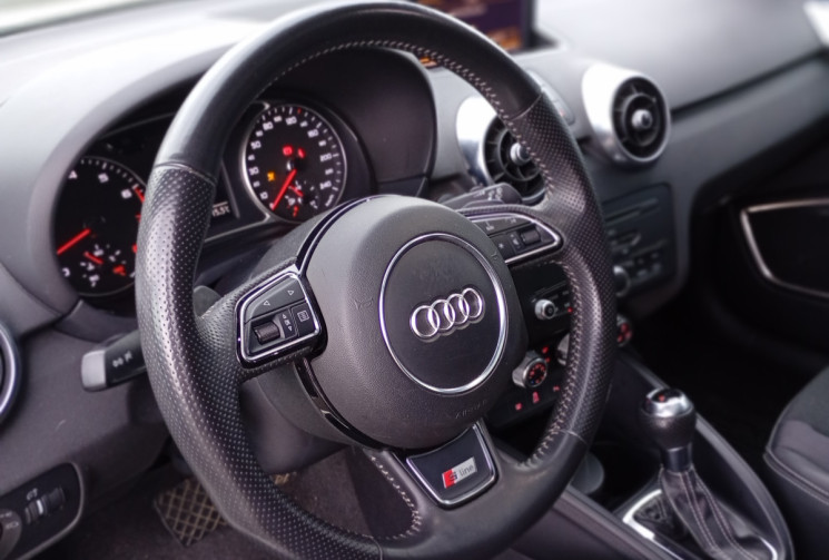 Audi A1 SPORTBACK 1.4 TFSI 122 ch *S-Line / Toit Ouvrant / Config Exceptionnelle