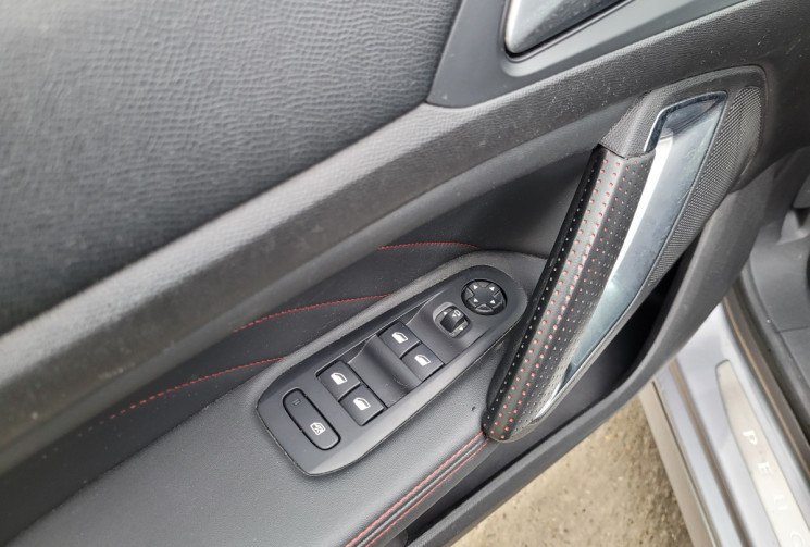 Peugeot 308 1.2 PURETECH GT LINE EAT8