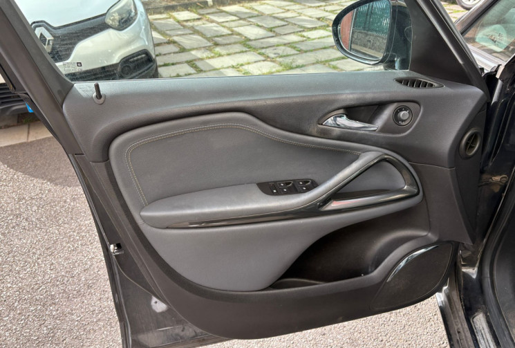 Opel ZAFIRA Tourer 1.4 Ti 140 cv Opel ZAFIRA Tourer 1.4 Ti 140 cv