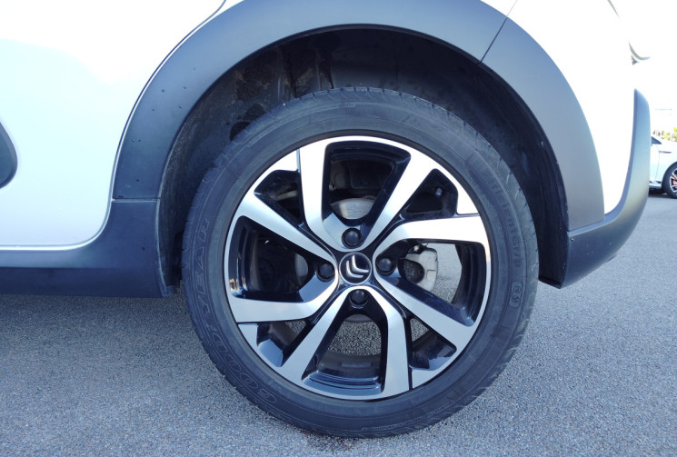 Citroën C3 1.2 PureTech 110ch S&S Shine 124g