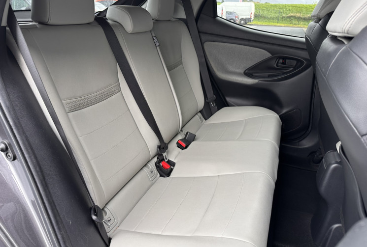 Toyota Yaris 1.5 VVTI 116cv Hybrid E-CVT Iconic - JBL - CAMERA - CUIR - HUD Toyota Yaris 1.5 VVTI 116cv Hybrid E-CVT Iconic - JBL - CAMERA - CUIR - HUD