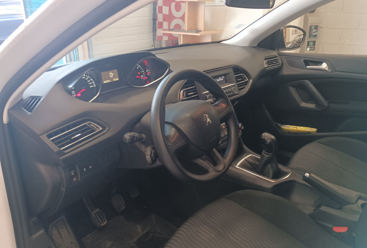 Peugeot 308 II (T9) 1.6 HDi S&S 99 cv Peugeot 308 II (T9) 1.6 HDi S&S 99 cv